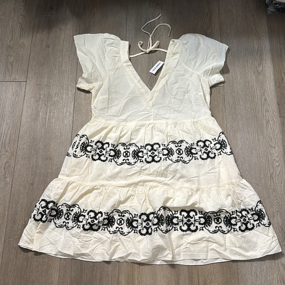NWT! Old Navy Embroidered Flutter-Sleeve Mini Swing Dress - Multiple Sizes - Picture 8 of 9
